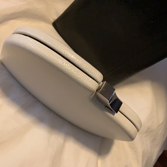 RODO VINTAGE WHITE SILVER ASYMMETRICAL CONVERTIBLE CLUTCH MINAUDIERE - Picture 4 of 7